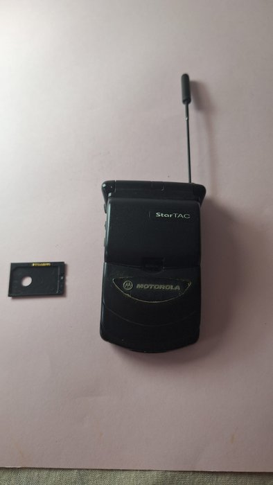 MOTOROLA StarTAC 130 GSM 900 - Mobiltelefon - Uten original eske