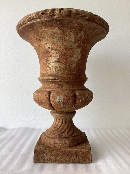 Imposante Antieke Medici Vaas - Vase  - Gusseisen, 36 cm hoch, Frankreich, spätes 19. Jahrhundert
