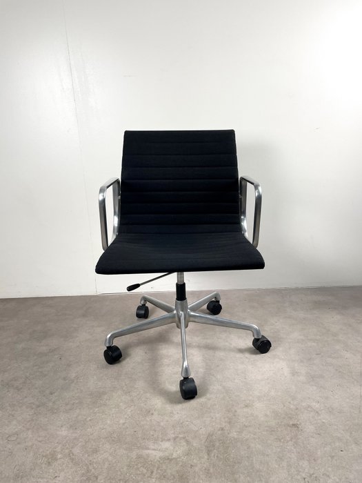 ICF - Charles Eames, Ray Eames - Cadeira de escritório (1) - EA118 - Alumínio, Têxteis