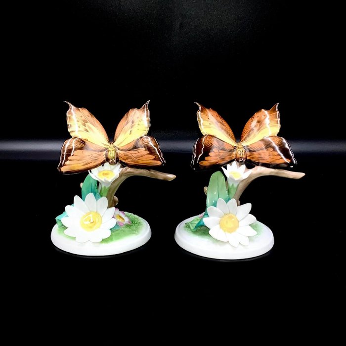 Herend, Hungary - Flowers with Butterfly (2 pcs) - ca 1970 - Estatueta - Porcelana