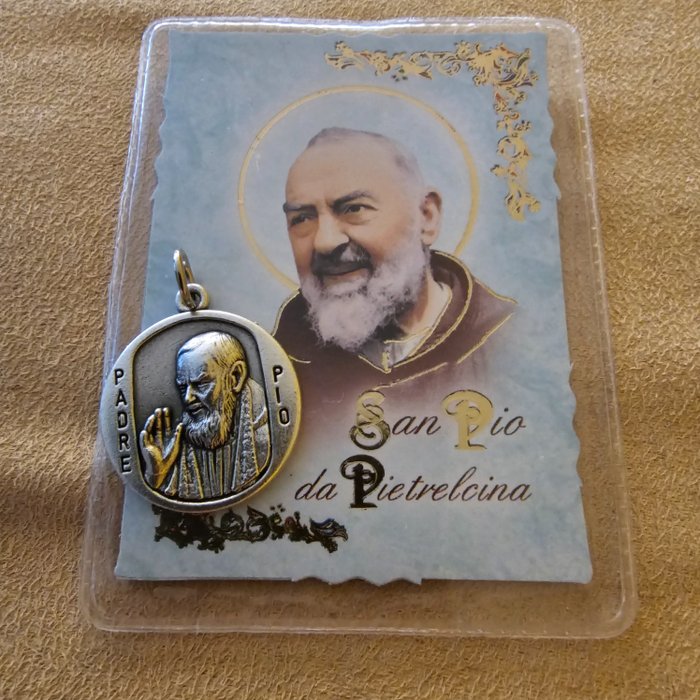 Reliquiario, Medaglione reliquia reliquia di Padre Pio (1) - Carta
