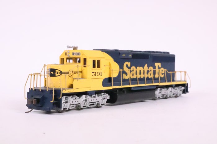 Athearn H0 - Dízelmozdony (1) - SD40-2 '5191' sorozat - Santa Fe