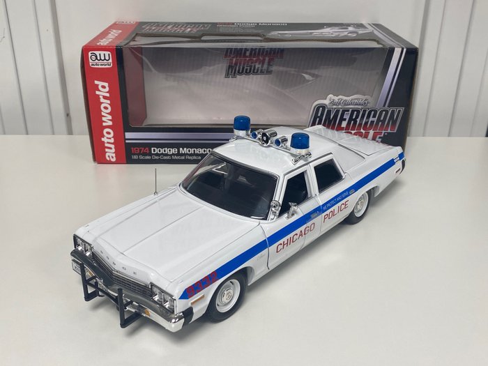 Ertl Autoworld 1:18 - 1 - Voiture miniature - Dodge Monaco Chicago Police 1974 - Edition limitée et épuisée