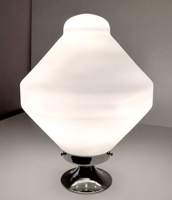 Bordlampe - 1960'er design - Lagdelt kunstnerisk opalglas - Forkromet stål
