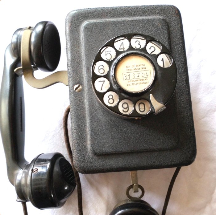 模拟电话 - 铁（铸／锻）, 胶木喇叭和监听喇叭
