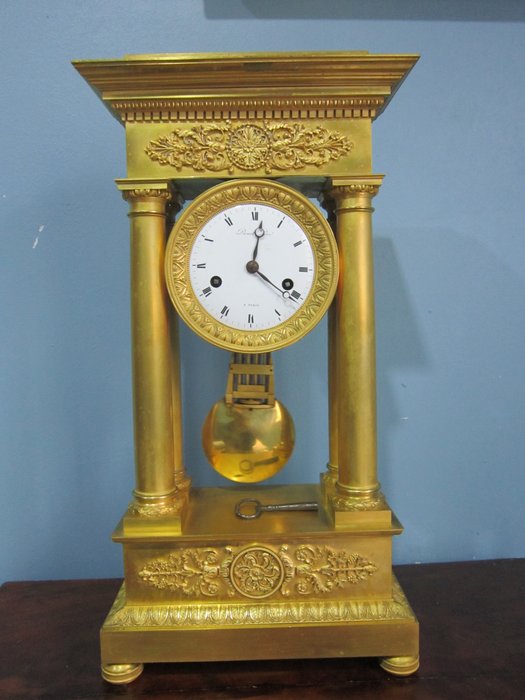 Peisur - Portikk-klokke - Picnot Pere - Empire - Forgylt bronse - 1820