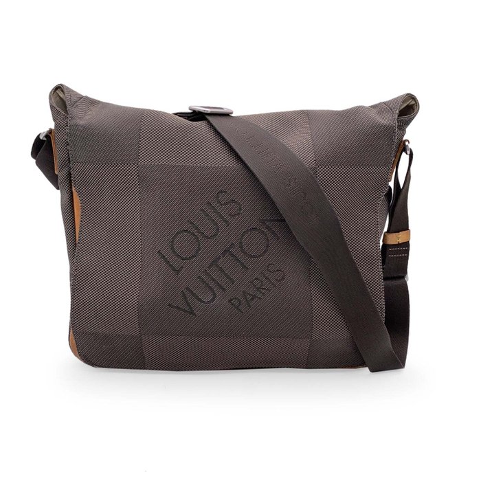 Louis Vuitton - Damier Geant Terre Canvas Messenger Crossbody Bag - Crossbody veske