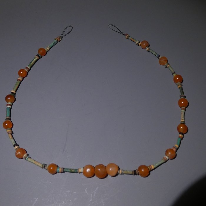 Altägyptisch Karneol und Fayence. Feine Halskette. Großartige Qualität. 42 cm L. Dritte Zwischenzeit, 1070 - 650 v. Chr.