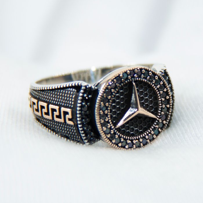银戒指 - Handcrafted Mercedes Themed Silver Ring