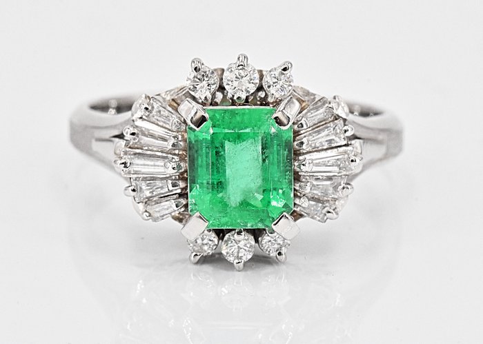 No Reserve Price - 1.00 ct Colombian Emerald - 0.64 ct Diamonds Ring - Platinum 