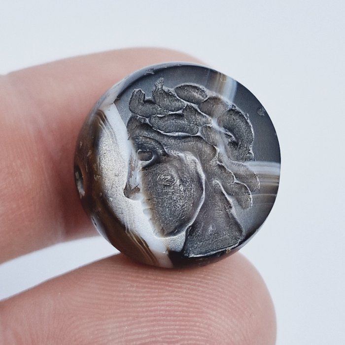 Ancient Greek or Minor Asian Natural Banded Agate Portrait of a Noble Lady - 14 mm