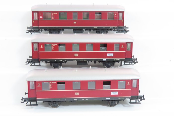 Märklin H0轨 - 43351/4335 - 模型火车客运车厢 (3) - 3x 当地铁路车厢一等/二等和二等 - DB