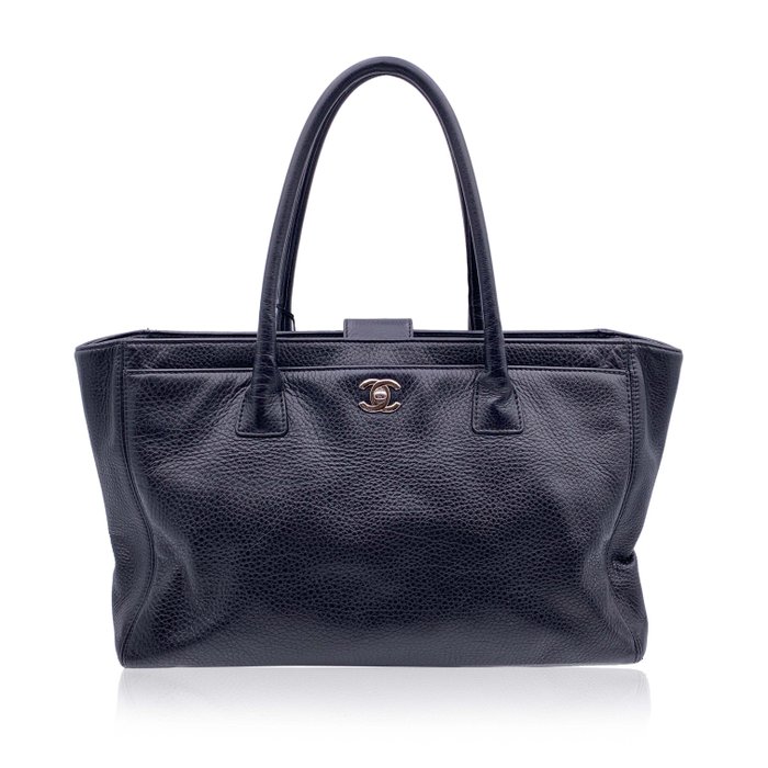 Chanel - Black Pebbled Leather 2000s Executive Handbag 手提袋