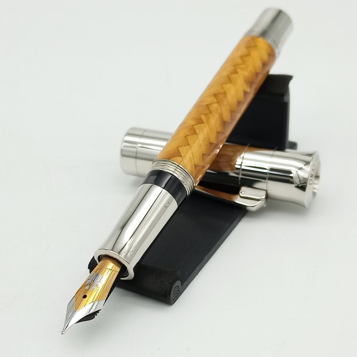 Graf von Faber Castell - Pen of the Year 2008 - Stylo à plume