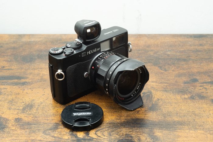 Konica RF (leica M mount) + Voigtlander 21mm F1.8 + 21mm finder Analoge camera