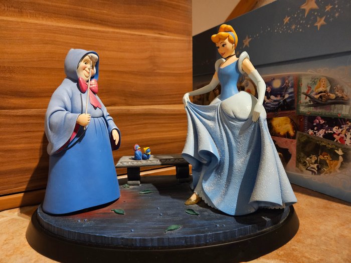 A Moment in Time - Statuetă - Cinderella & Fairy Godmother - răşină