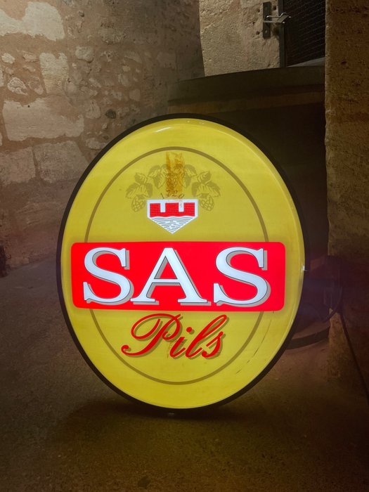 SAS Pils - Opplyst skilt - metall plast