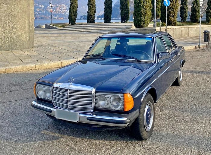 Mercedes-Benz - 200 - 1982