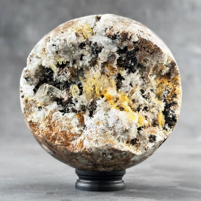 KEIN MINDESTPREIS - Wunderschöne Kristallquarzkugel auf einem maßgefertigten Ständer - Kugel- 1500 g