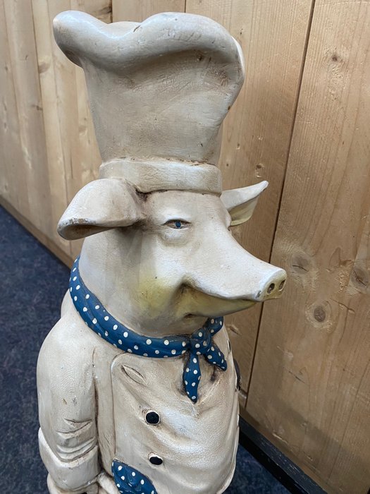 Snijwerk, Oud houten slagersbeeld varkens 1950/1960 – 62 cm – Hout – 1960