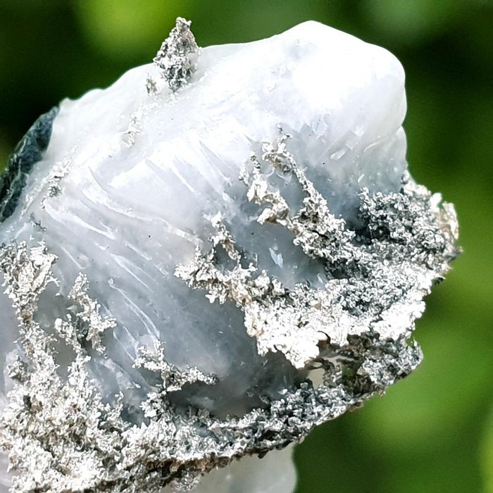 Silber Kristalle auf Muttergestein - Höhe: 4 cm - Breite: 1.5 cm- 8 g - (1)