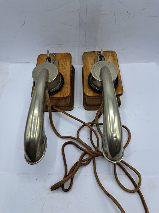 Thomson-Houston - UNIS France - Analogue telephone - Bakelite, Steel, Wood, Two intercom/house telephones from the 1920s