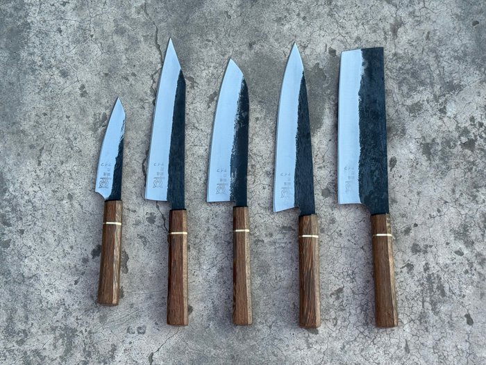 Coltello da cucina - Set coltelli da chef giapponesi con manici in wengè, distanziali in ottone, foderi in pelle - Nord America