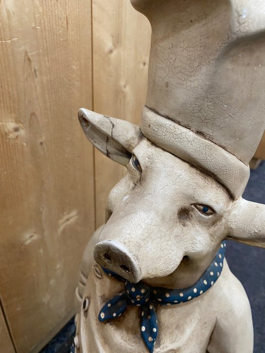 Snijwerk, Oud houten slagersbeeld varkens 1950/1960 – 62 cm – Hout – 1960