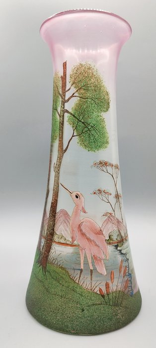 Legras &Cie - Vase -  Seltene große Jugendstilvase mit emailliertem Dekor eines prächtigen Watvogels am Rande eines  - Geplatztes Glas