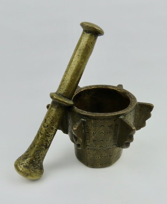 Toeareg Marokkaans- Berberse bronzen vijzel inclusief originele stamper – 2.8 kg – Vijzel (1) – Brons
