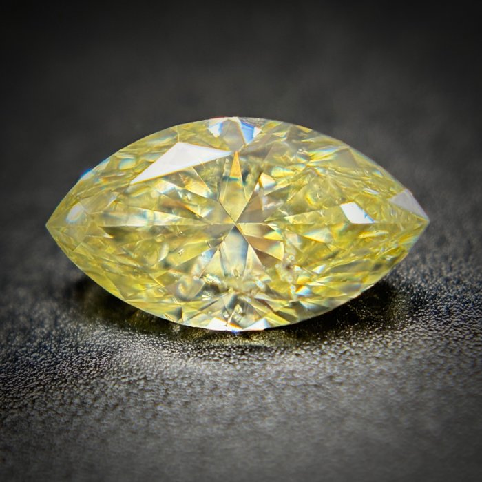 1 pcs Diamante - 0.56 ct - Marquise - fancy light yellow - SI2