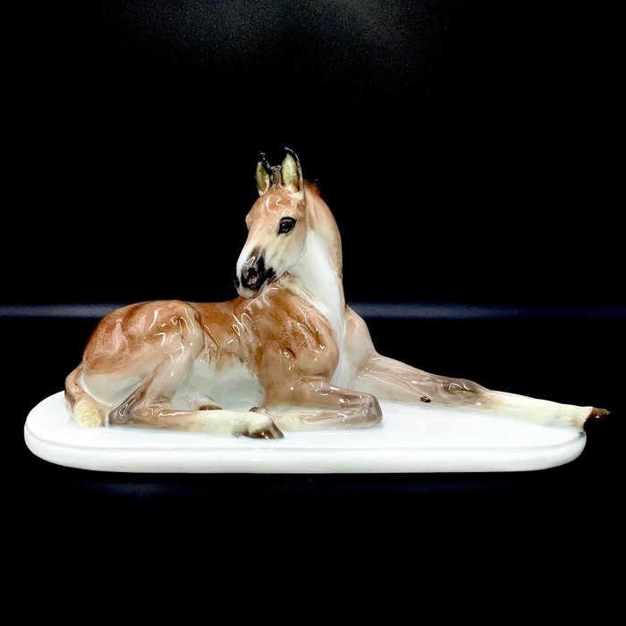 Albert Hussmann - Rosenthal - Art Deco - "Lying Foal in Bay" (32 cm) - 1939 - Figurine - Porzellan