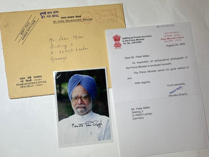 Manmohan Singh (born 1932), Prime Minister of India - Autograph signature on photo with envelope and letter of his office - 2005