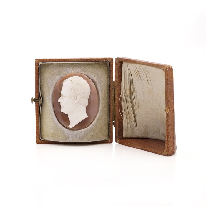 Plaque - Attribuée à Tomasso Saulini (Italien 1793 - 1864) plaque de broche camée en cornaline