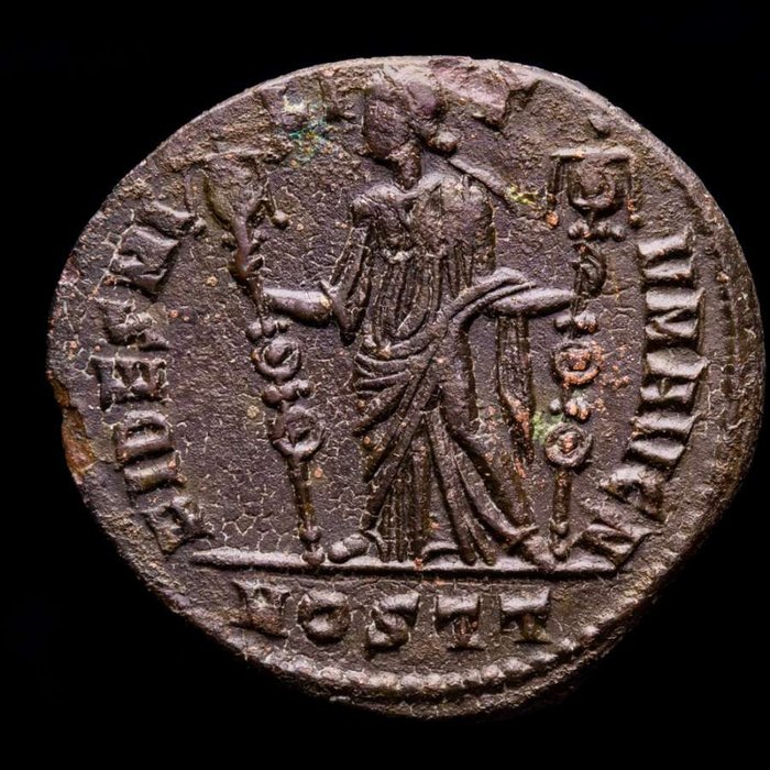 Rooman imperiumi. Maxentius (306-312). Follis Ostia mint. FIDES MILITVM AVG N, Fides standing left, holding standard in each hand.