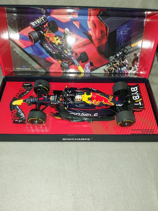 Minichamps 1:18 - 1 - Rennwagenmodell - Oracle/Red Bull Racing - Gewinner des GP von Saudi-Arabien 2022