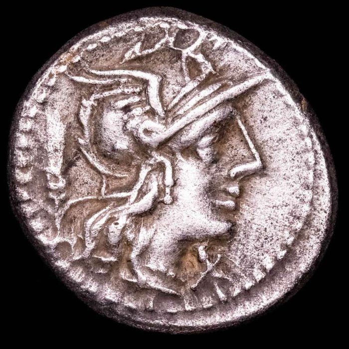 Römische Republik. Cn. Domitius Ahenobarbus. Denarius Rome mint, 128 B.C.  Victory in biga right, ROMA above, man spearing a lion below, CN. DOM in ex.