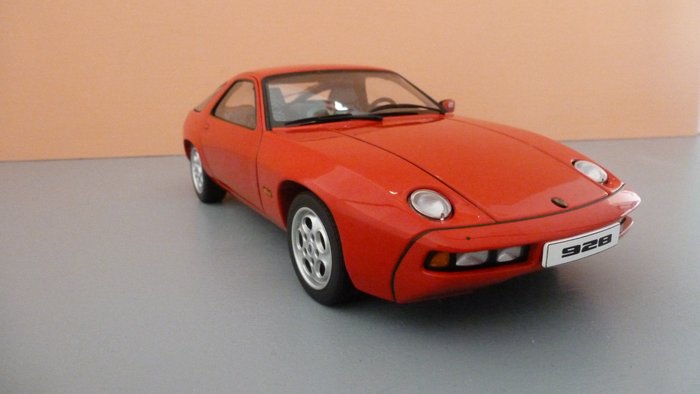 Autoart 1:18 - 1 - 模型汽车 - Porsche 928