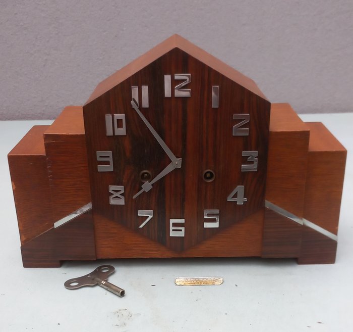 时钟 - 阿姆斯特丹学校 - W.F. Henry Horloger Diplome Utrecht - 艺术装饰 - 木 - 1920-1930