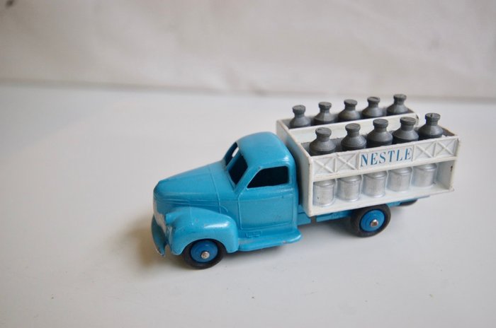 Dinky Toys France 1:43 - Machetă camion - ref. 25O Studebaker Camion Laitier