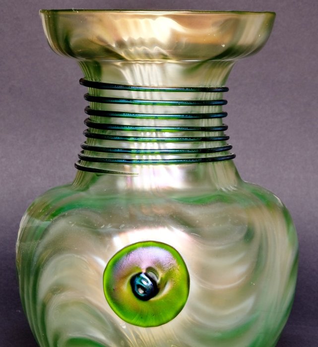 Loetz - Pot - Olympia wave optische versie 59 - Iriserend Art Nouveau-glas