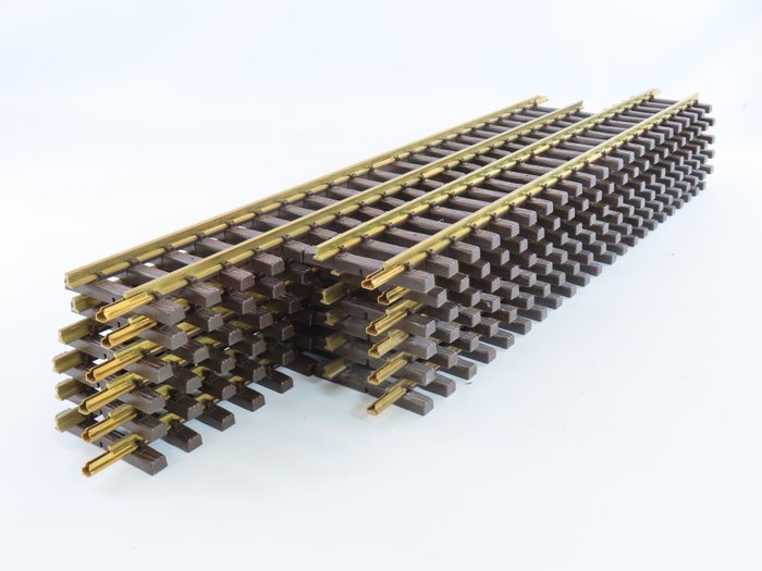 LGB G - 10600 - Linhas ferroviárias de modelismo ferroviário (12) - Lote de trilhos de 12 peças com trilhos retos com comprimento de 600 mm, latão