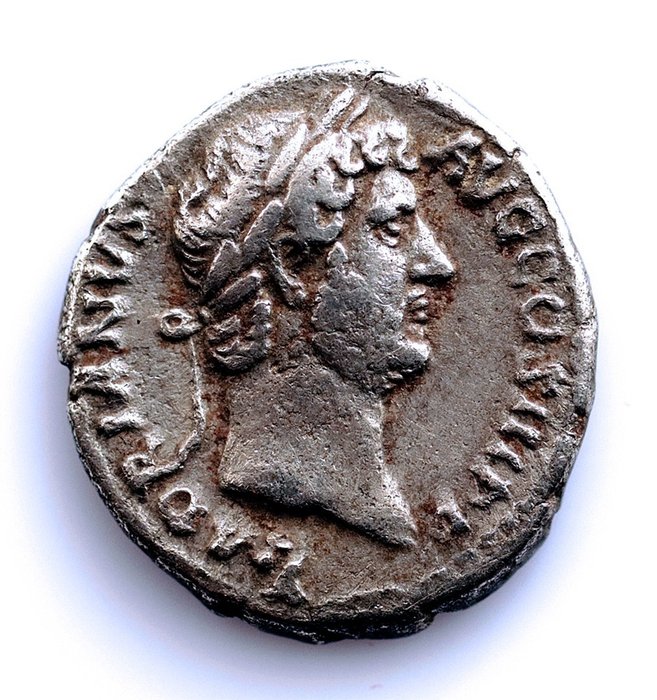 Impero romano. Adriano (117-138 d.C.). Denarius Roma, 130 d.C. - COS III