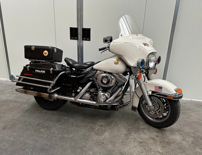 Harley-Davidson - FLHTPI - Electra Glide Standard  Police - 1450 cc - 2005