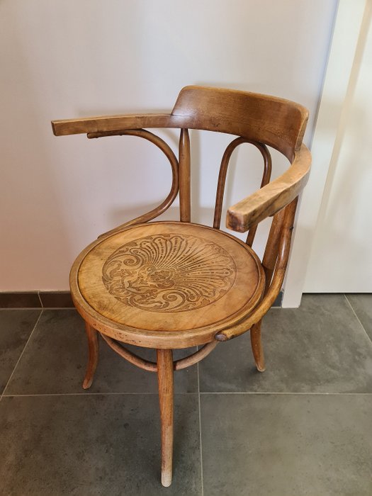 Luterna Estonia - A.M .Luther - Krzesło (1) - w stylu Thoneta - Drewno