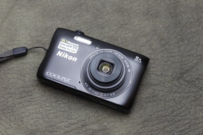 Nikon Coolpix S3700 gold, 20.1 MP, WIFI, NFC Digitale camera