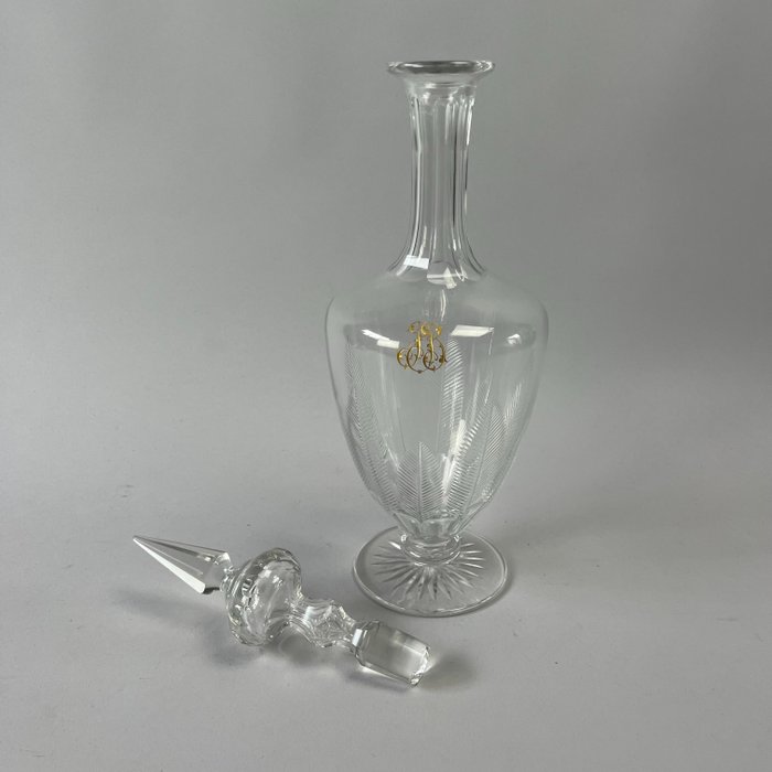 Decantor - Rar - Baccarat - Decantor de cristal cu monograma gravata si aurita - mentionat in tacamuri - Aurit, Cristal