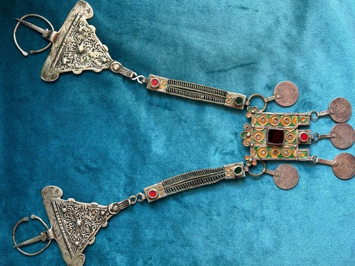 Berber fibula er på original kjede - Sølv, Emalje - Marokko - tidlig på 1900-tallet