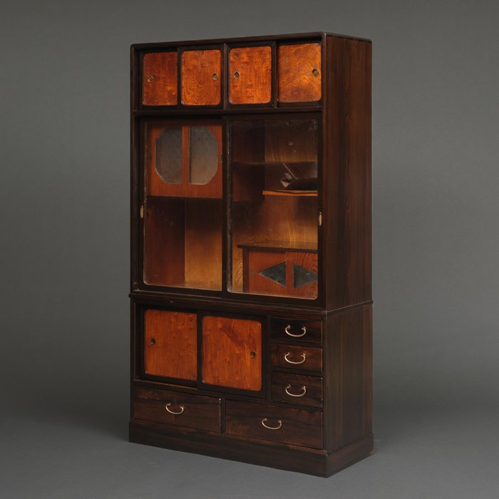 Cha'dansu 茶箪笥 (tea cabinet) - Keyaki' wood (Zelkova - Japanese oak), Sugi (Cedar) wood, Glass - Japan - Taishō period (1912-1926)