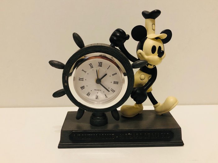 Walt Disney - Klok - Mickey Mouse steamboat willie - 80 Years of Magic - 1 Figuriini